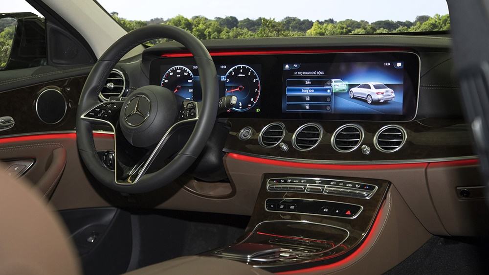 Mercedes-Benz E200 Exclusive Mercedes-Benz E200 Exclusive