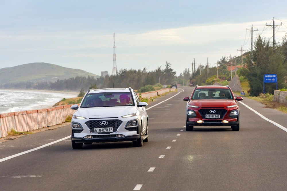 Hyundai Kona có thể xem là mẫu xe mở ra sự cạnh tranh ở phân khúc B-SUV tại Việt Nam. Hyundai Kona có thể xem là mẫu xe mở ra sự cạnh tranh ở phân khúc B-SUV tại Việt Nam.