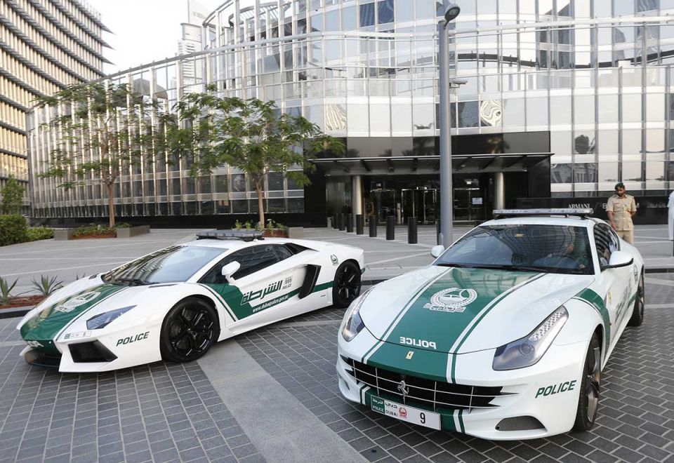 Những chiếc siêu xe ấn tượng khác trong dàn xe tuần tra của cảnh sát Dubai Những chiếc siêu xe ấn tượng khác trong dàn xe tuần tra của cảnh sát Dubai