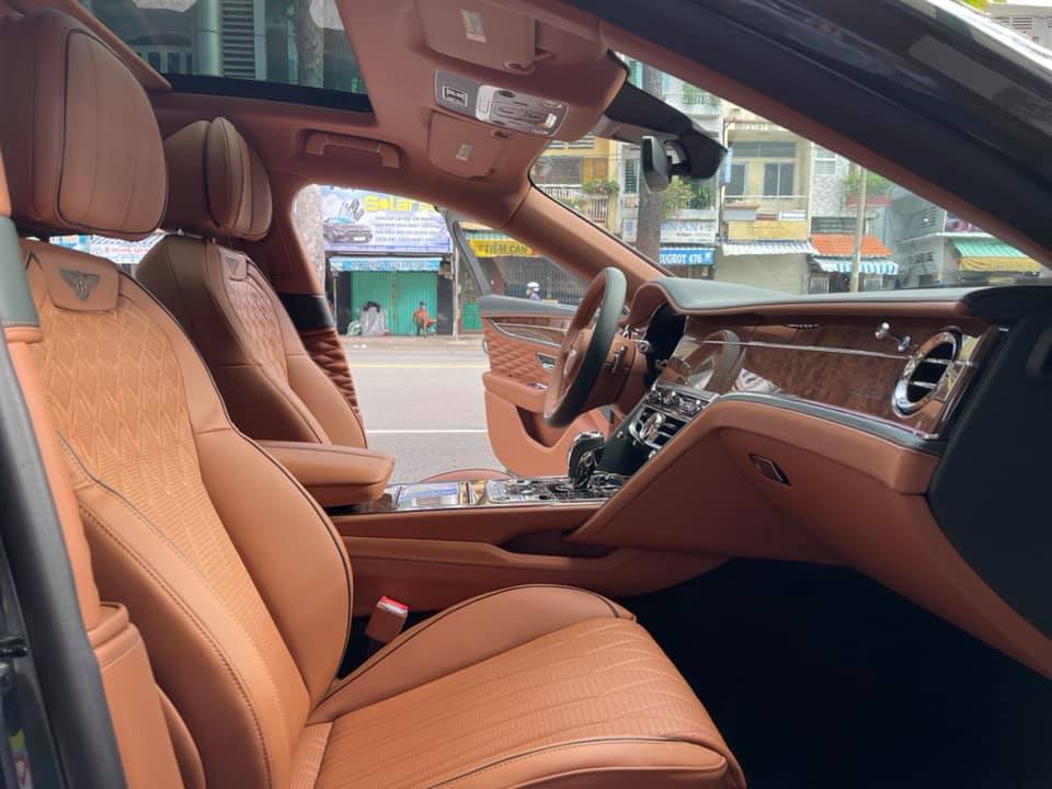 Khoang lái của Bentley Flying Spur First Edition Khoang lái của Bentley Flying Spur First Edition