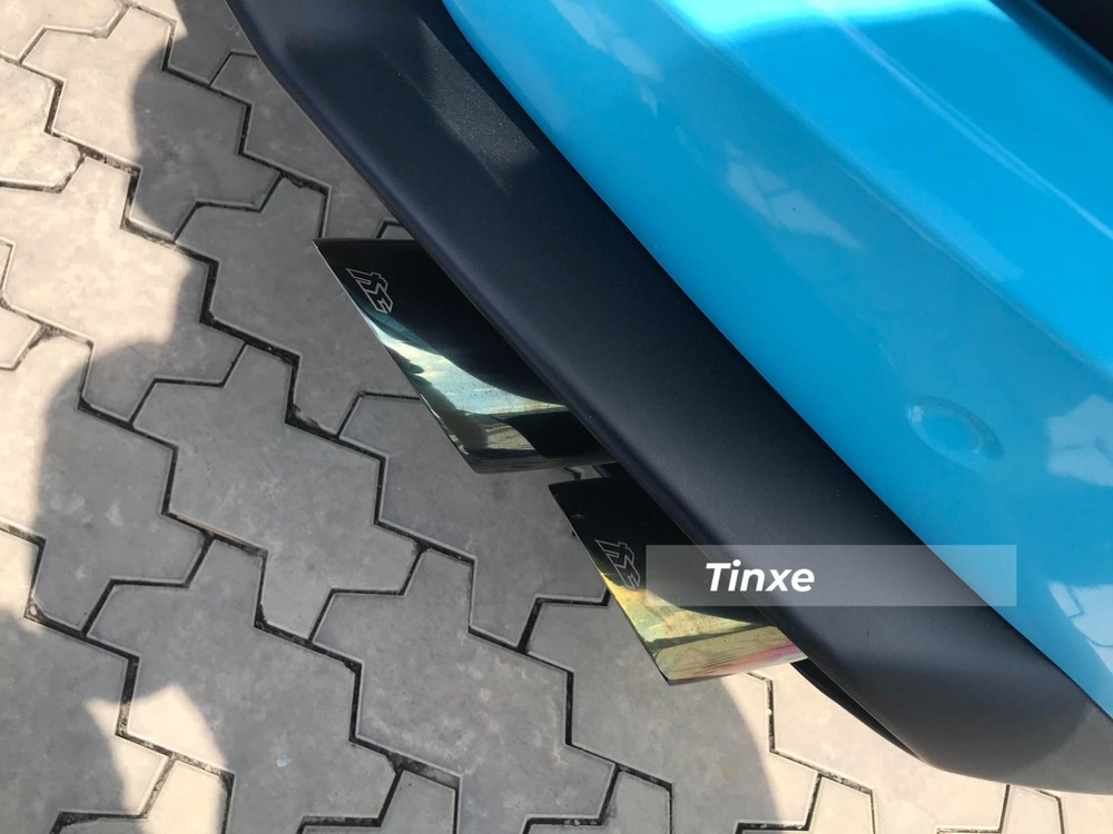 Xe được trang bị ống xả độ Fi Xe được trang bị ống xả độ Fi