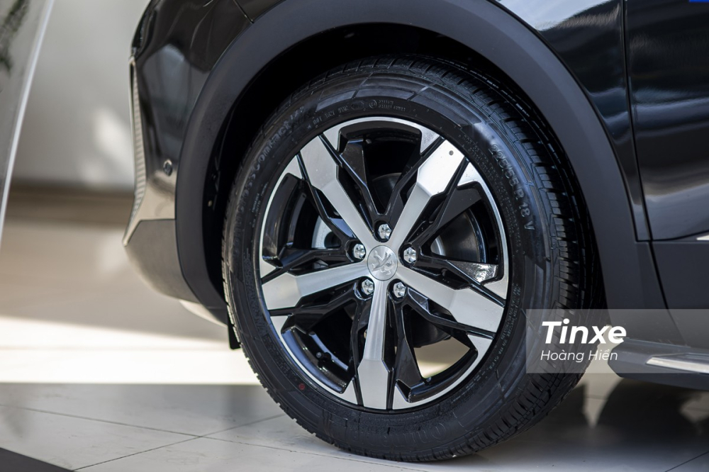 Mâm hợp kim của Peugeot 3008 AT 2021 có kích cỡ 18 inch. Mâm hợp kim của Peugeot 3008 AT 2021 có kích cỡ 18 inch.