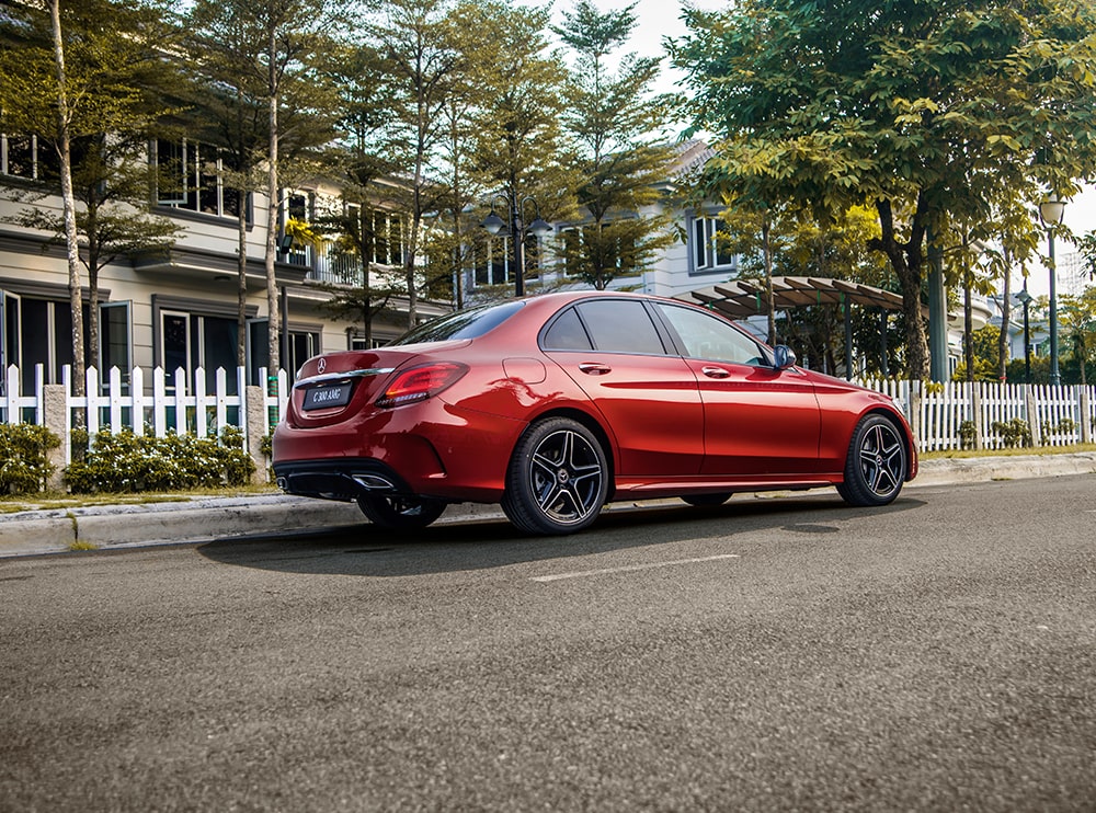 Ngoại thất Mercedes-Benz C300 AMG 2021 rất sang trọng Giá xe Mercedes C300 - Ngoại thất Mercedes-Benz C300 AMG 2021 rất sang trọng