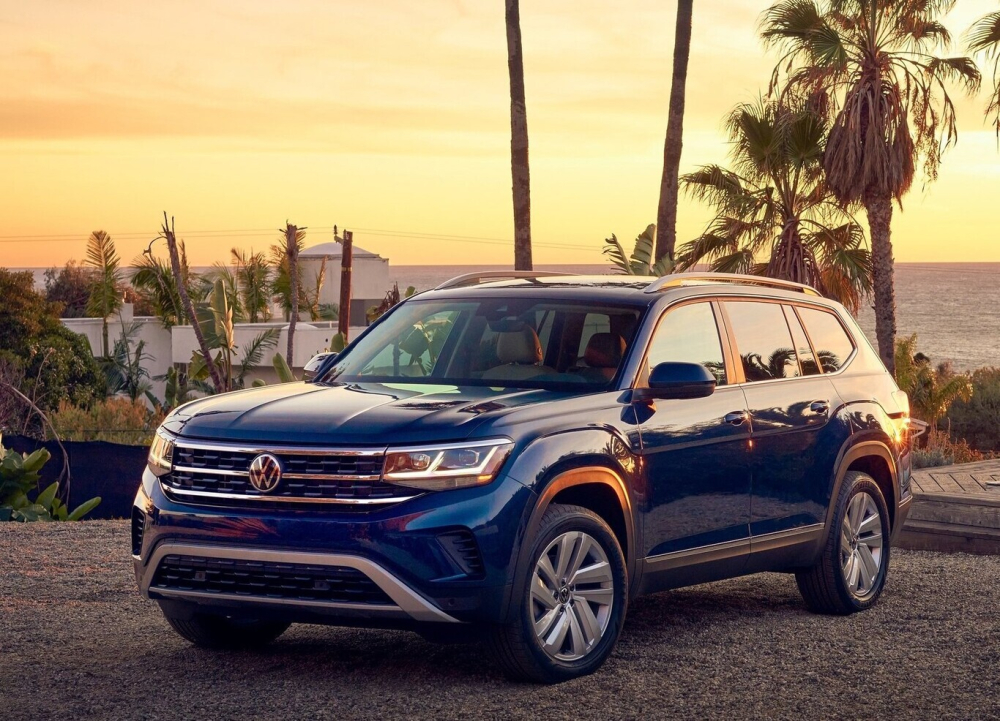 Thiết kế của Volkswagen Teramont sử dụng khá nhiều đường nét vuông vức, đem tới cảm giác cơ bắp đậm chất SUV cỡ lớn. Thiết kế của Volkswagen Teramont sử dụng khá nhiều đường nét vuông vức, đem tới cảm giác cơ bắp đậm chất SUV cỡ lớn.