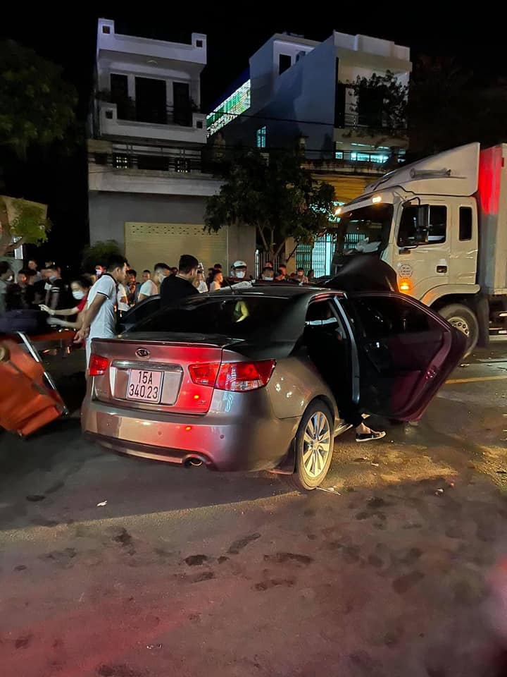 Hiện trường vụ tai nạn liên hoàn Hiện trường vụ tai nạn liên hoàn