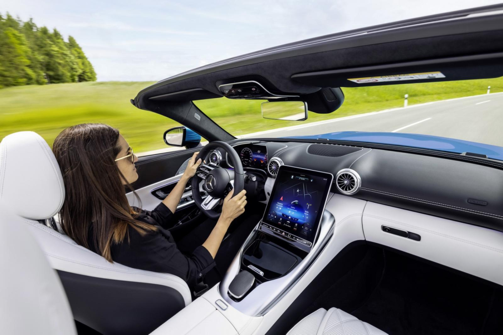 Xe dân chơi Mercedes-AMG SL 2022 được hé lộ nội thất Xe dân chơi Mercedes-AMG SL 2022 được hé lộ nội thất