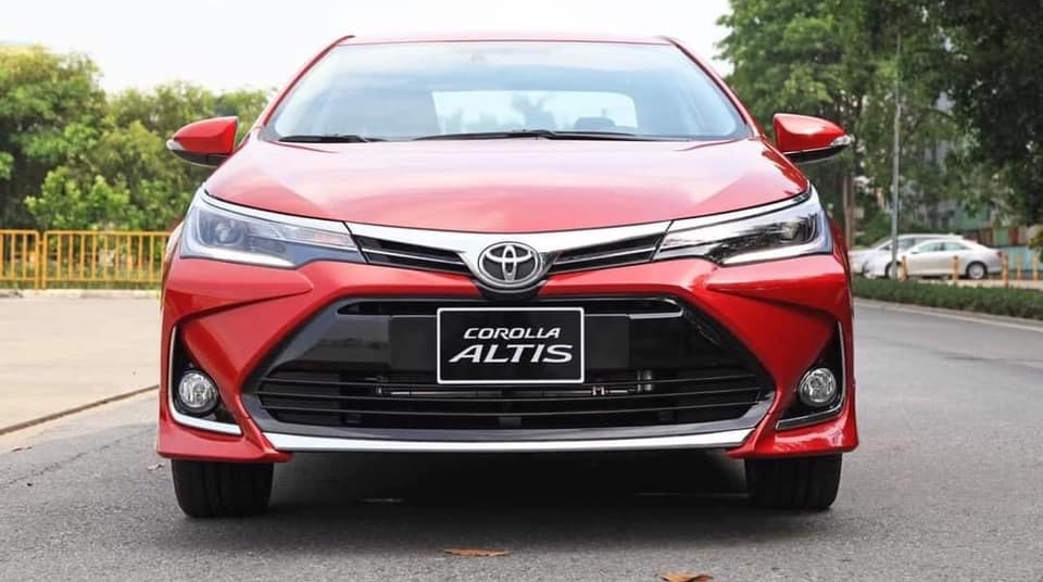 Toyota Corolla Altis đang giảm giá sâu tại các đại lý