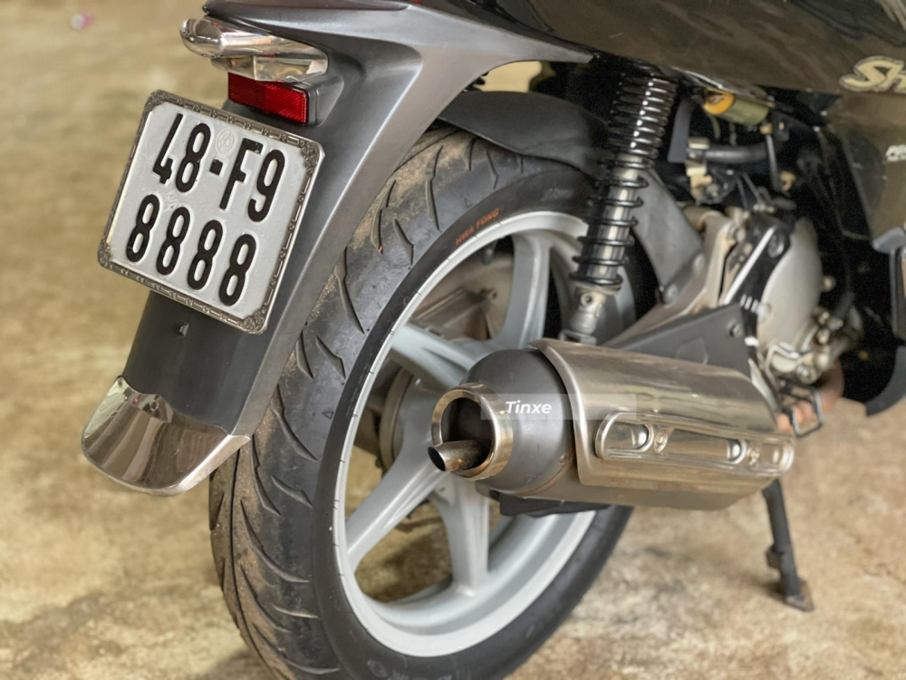 Biển số tứ quý 8 khiến không ít người muốn mua lại chiếc xe Honda SH150i này Biển số tứ quý 8 khiến không ít người muốn mua lại chiếc xe Honda SH150i này