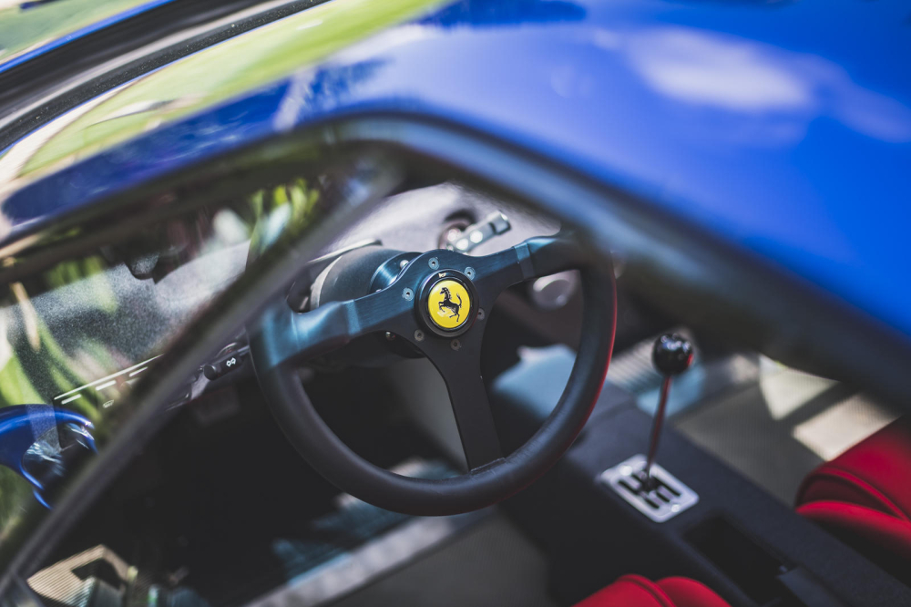 Nội thất bên trong chiếc Ferrari F40