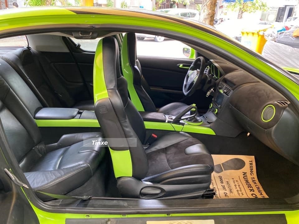 Nội thất của xe Mazda RX-8 Nội thất của xe Mazda RX-8