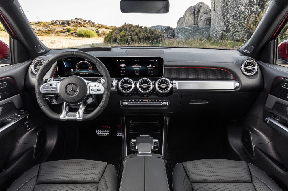 Nội thất của Mercedes-AMG GLB 35 4Matic 2021.