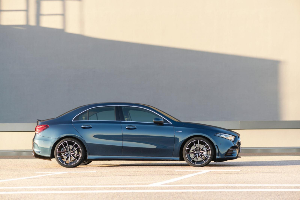 Giá xe Mercedes-AMG A 35 4MATIC Giá xe Mercedes-AMG A 35 4MATIC