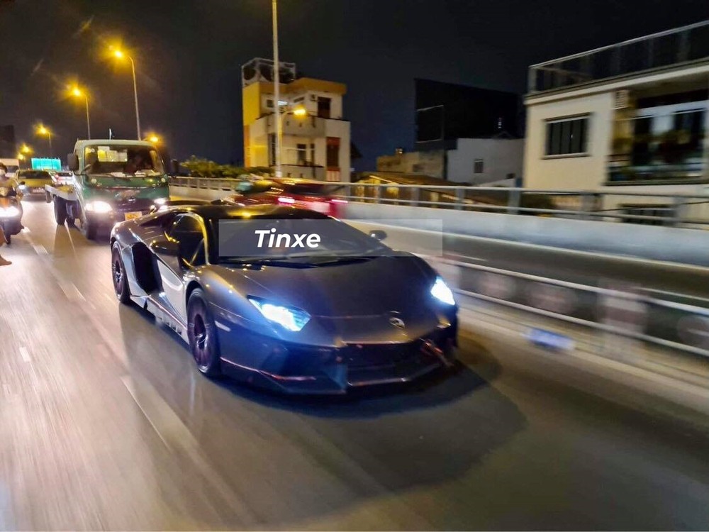 Đây là 1 trong 2 chiếc xe Lamborghini Aventador mang biển Lào tại Việt Nam Đây là 1 trong 2 chiếc xe Lamborghini Aventador mang biển Lào tại Việt Nam