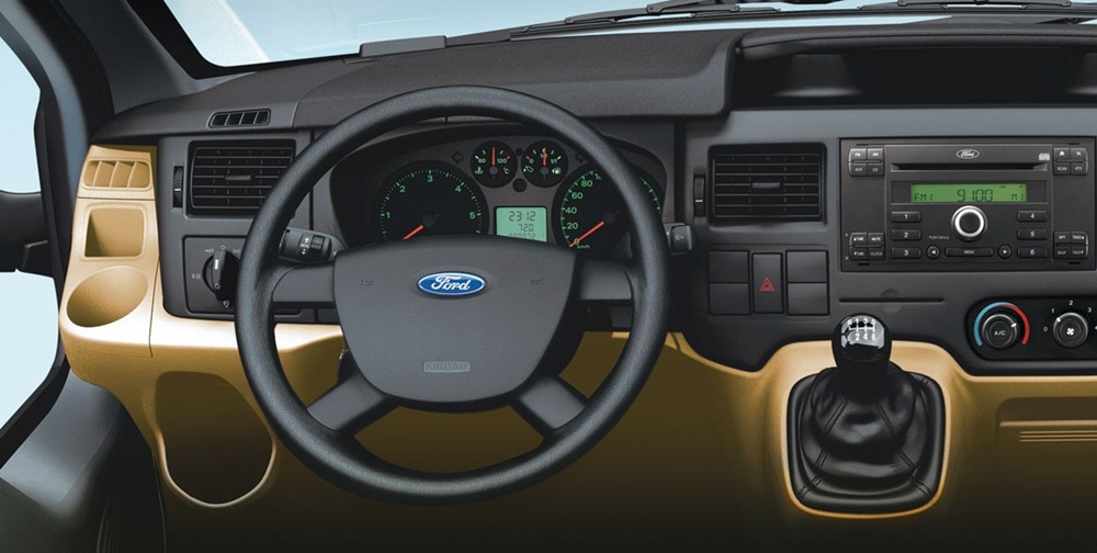 Khoang lái bên trong xe Ford Transit 2021. Khoang lái bên trong xe Ford Transit 2021.