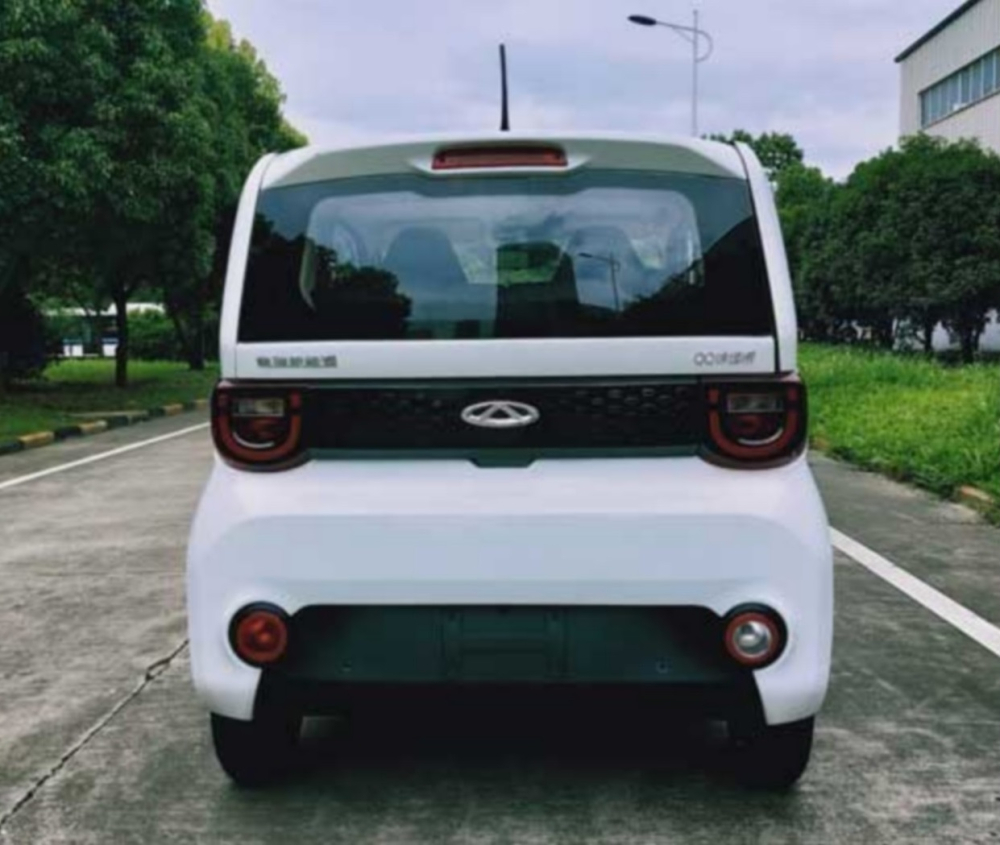Kích thước của Chery QQ Ice Cream cũng gần như ngang ngửa với Wuling Hongguang Mini EV Kích thước của Chery QQ Ice Cream cũng gần như ngang ngửa với Wuling Hongguang Mini EV