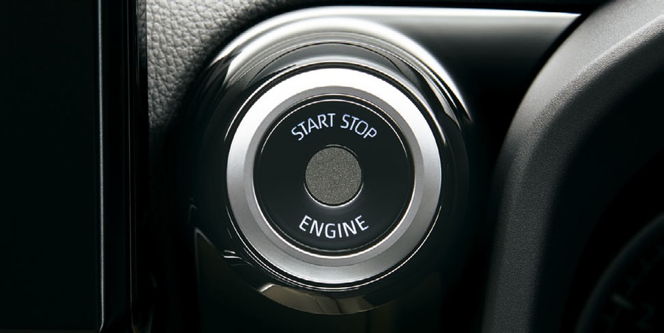 Nút bấm khởi động máy có cảm biến vân tay của Toyota Land Cruiser GR Sport 2022