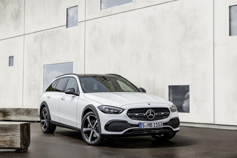 All Terrain là phiên bản gầm cao, mái thoáng của Mercedes-Benz C-Class 2022 All Terrain là phiên bản gầm cao, mái thoáng của Mercedes-Benz C-Class 2022