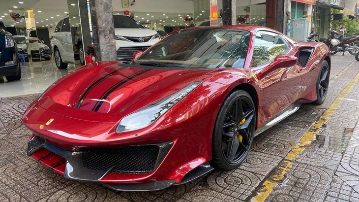 Ferrari 488 Pista Spider thứ 2 về nước Ferrari 488 Pista Spider thứ 2 về nước