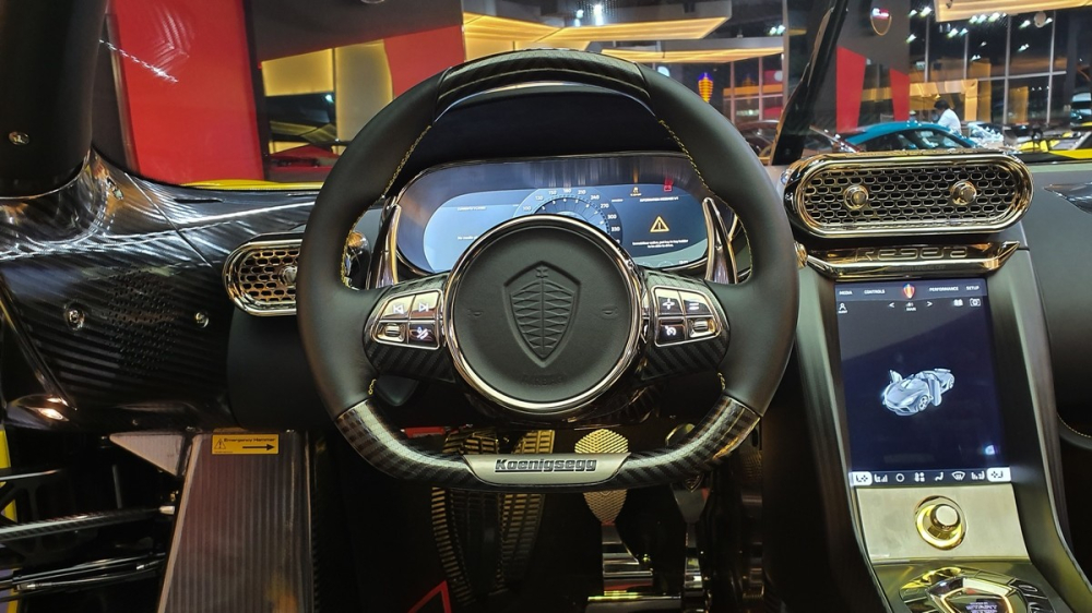 Vô-lăng của xe Koenigsegg Regera Vô-lăng của xe Koenigsegg Regera