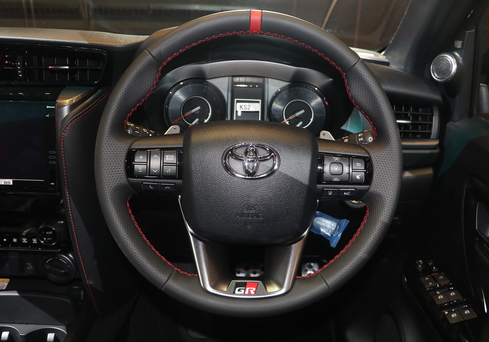Vô lăng của Toyota Fortuner GR Sport 2021 Vô lăng của Toyota Fortuner GR Sport 2021