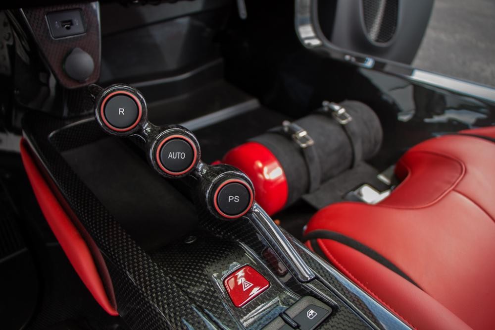 Đại gia hé lộ mang Ferrari LaFerrari về nước từng sở hữu siêu xe Ferrari mạnh nhất thế giới là SF90 Stradale và chiếc Porsche 918 Spyder, cùng với Ferrari LaFerrari và McLaren P1 tạo ra bộ 3 xe hypercar hybrid huyền thoại Đại gia hé lộ mang Ferrari LaFerrari về nước từng sở hữu siêu xe Ferrari mạnh nhất thế giới là SF90 Stradale và chiếc Porsche 918 Spyder, cùng với Ferrari LaFerrari và McLaren P1 tạo ra bộ 3 xe hypercar hybrid huyền thoại