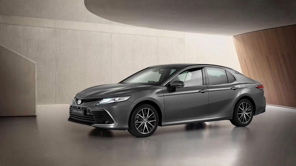 Toyota Camry Hybrid mới ra mắt thị trường quốc tế vào năm ngoái. Toyota Camry Hybrid mới ra mắt thị trường quốc tế vào năm ngoái.