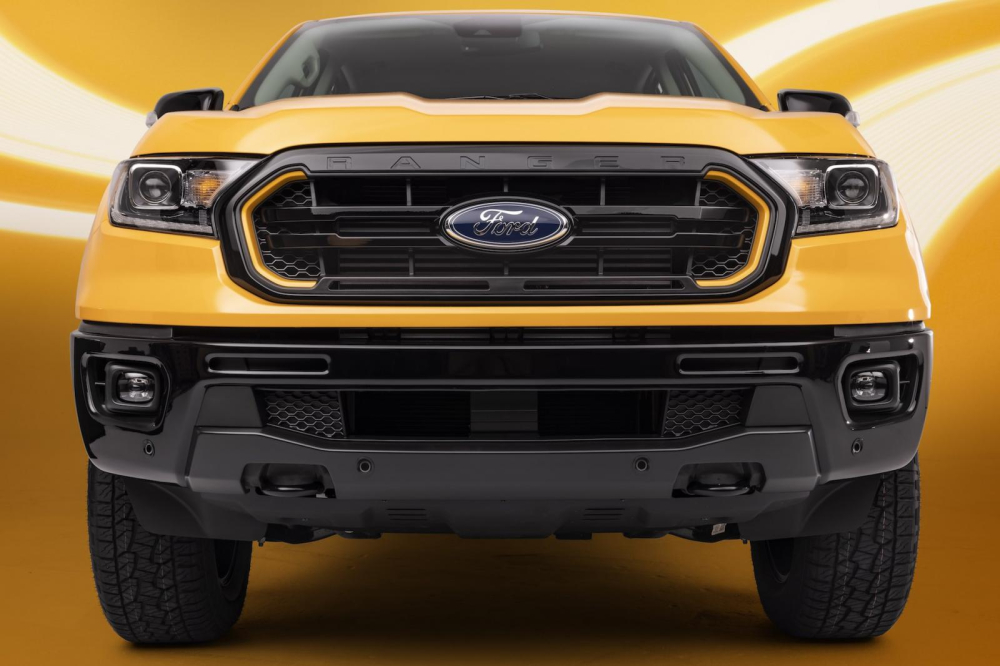Viền lưới tản nhiệt màu cam của Ford Ranger Splash 2022 Viền lưới tản nhiệt màu cam của Ford Ranger Splash 2022