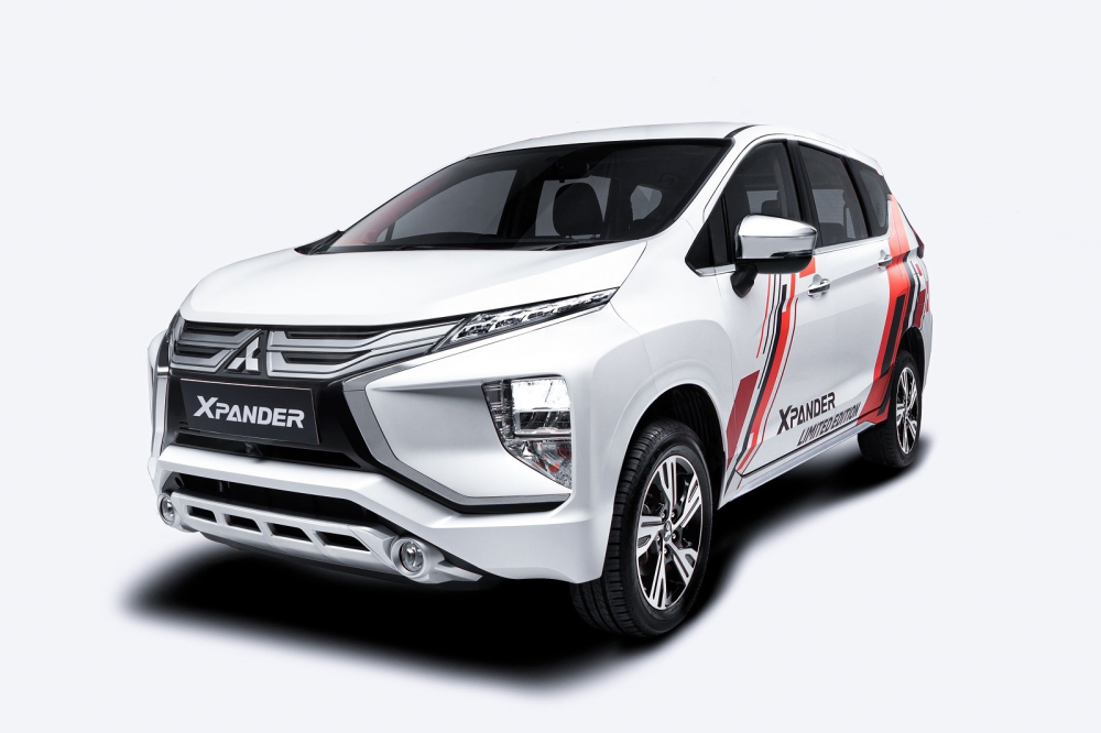 Mitsubishi Xpander bản đặc biệt sẽ đi kèm bộ tem ngoại thất thể thao. Mitsubishi Xpander bản đặc biệt sẽ đi kèm bộ tem ngoại thất thể thao.