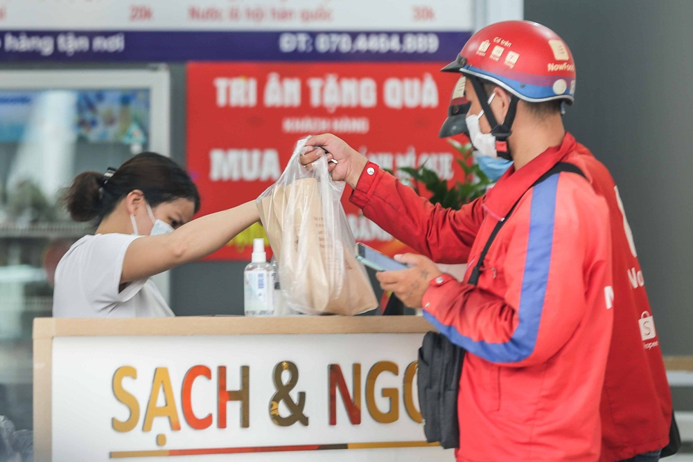 Thành phố Hà Nội cho phép nới lỏng một số hoạt động kinh doanh tại một vài địa bàn từ 12h00 ngày 16/9/2021. Thành phố Hà Nội cho phép nới lỏng một số hoạt động kinh doanh tại một vài địa bàn từ 12h00 ngày 16/9/2021.
