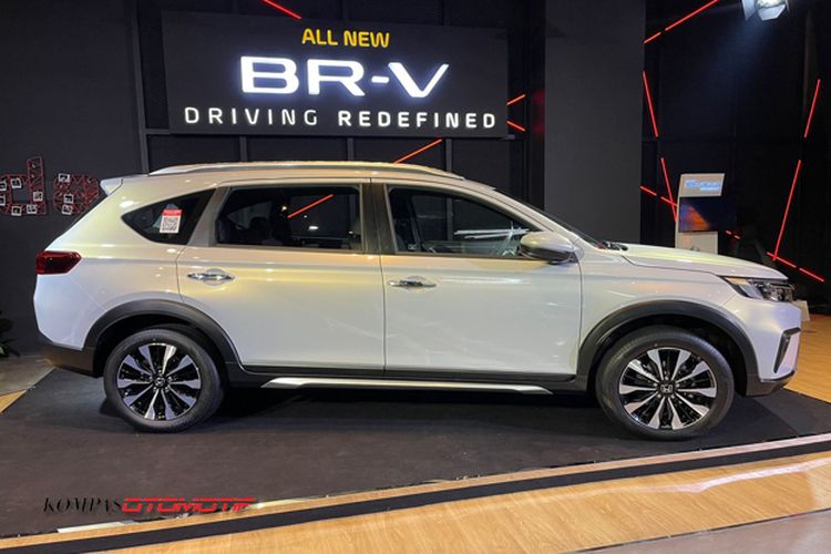 Hãng Honda chưa công bố kích thước của BR-V mới nhưng mẫu xe này có vẻ lớn hơn trước Hãng Honda chưa công bố kích thước của BR-V mới nhưng mẫu xe này có vẻ lớn hơn trước