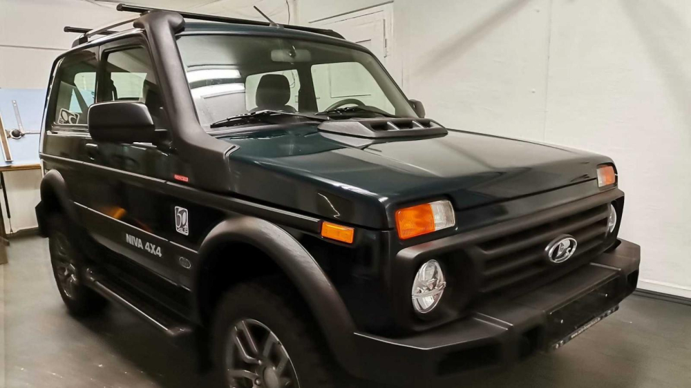 50th Anniversary Edition chính là Lada Niva phiên bản gầm cao và có sẵn ống thở 50th Anniversary Edition chính là Lada Niva phiên bản gầm cao và có sẵn ống thở