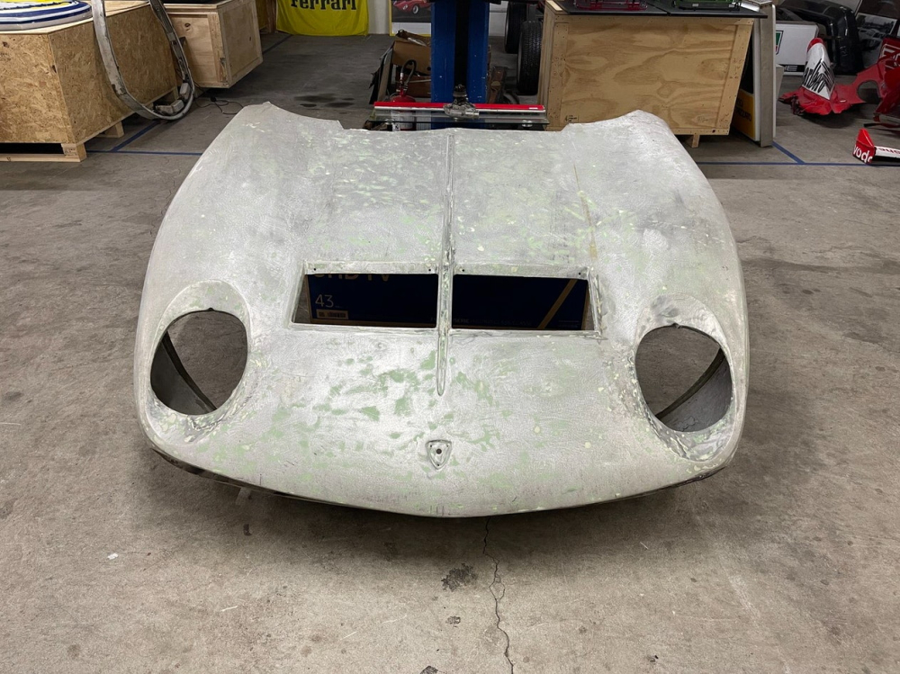 Nắp ca-pô của siêu xe Lamborghini Miura SV có giá bằng một chiếc Kia Morning ở Việt Nam Nắp ca-pô của siêu xe Lamborghini Miura SV có giá bằng một chiếc Kia Morning ở Việt Nam