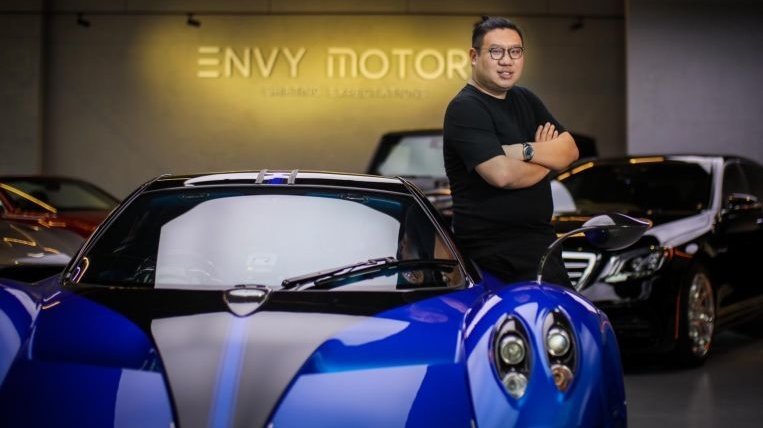 Ng Yu Zhi từng nổi tiếng là 1 đại gia khét tiếng, chủ nhân của Pagani Huayra đầu tiên ở Singapore và đến nay đã bị cáo buộc lừa đảo số tiền hơn 16 nghìn tỷ đồng Ng Yu Zhi từng nổi tiếng là 1 đại gia khét tiếng, chủ nhân của Pagani Huayra đầu tiên ở Singapore và đến nay đã bị cáo buộc lừa đảo số tiền hơn 16 nghìn tỷ đồng