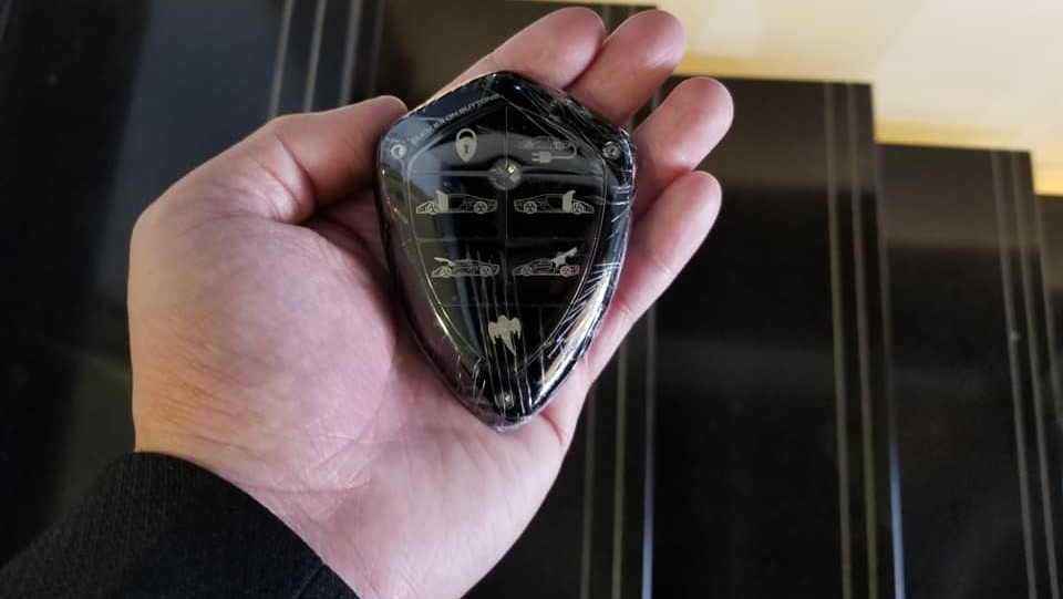Còn đây là cận cảnh chìa khóa xe Koenigsegg Regera sắp về Việt Nam Còn đây là cận cảnh chìa khóa xe Koenigsegg Regera sắp về Việt Nam