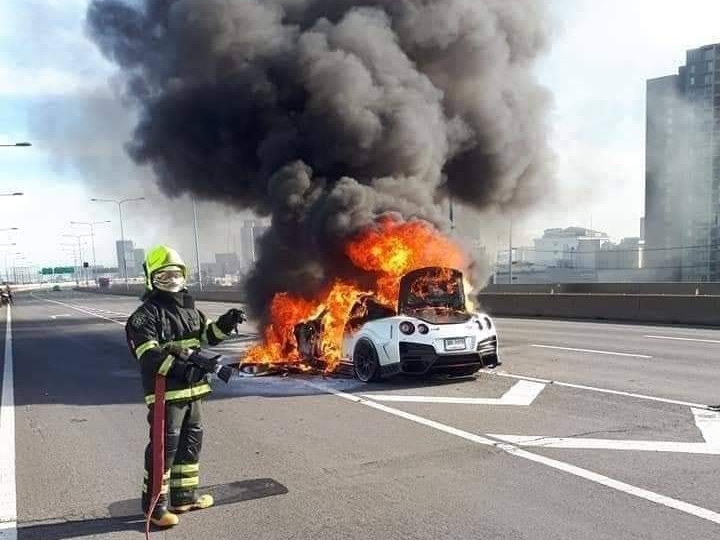 Nissan GT-R R35 mang gói độ khủng 1.600 mã lực của đại gia Thái gặp nạn Nissan GT-R R35 mang gói độ khủng 1.600 mã lực của đại gia Thái gặp nạn