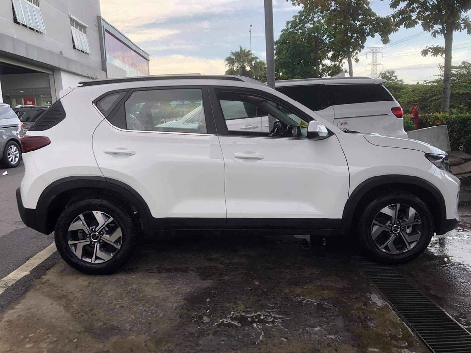 Kích thước tổng thể (D x R x C) của Kia Sonet là 4.120 x 1.790 x 1.642 mm. Kích thước tổng thể (D x R x C) của Kia Sonet là 4.120 x 1.790 x 1.642 mm.