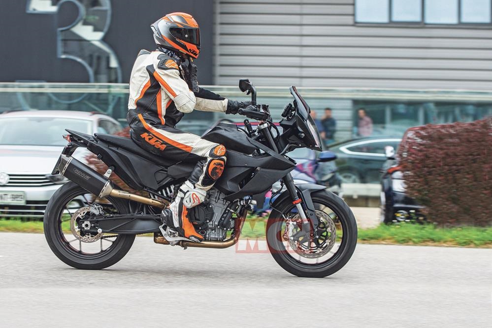 KTM 890 SMT KTM 890 SMT