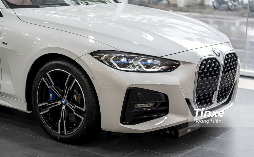 BMW 430i M Sport được trang bị bộ vành hợp kim 5 chấu kích thước 18 inch  BMW 430i M Sport được trang bị bộ vành hợp kim 5 chấu kích thước 18 inch