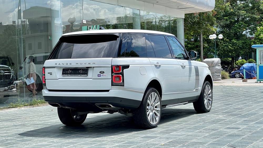 Land Rover Range Rover Autobiography LWB Land Rover Range Rover Autobiography LWB