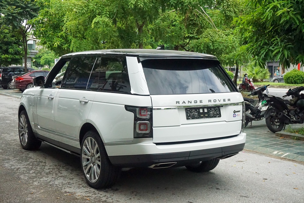 Đuôi xe Land Rover Range Rover SVAutobiography LWB