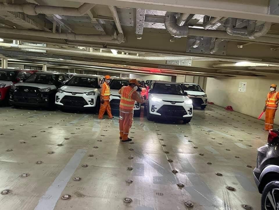 Lô xe Toyota Raize đầu tiên về Việt Nam có khá đầy đủ tùy chọn màu sắc ngoại thất cho khách Việt lựa chọn. Lô xe Toyota Raize đầu tiên về Việt Nam có khá đầy đủ tùy chọn màu sắc ngoại thất cho khách Việt lựa chọn.