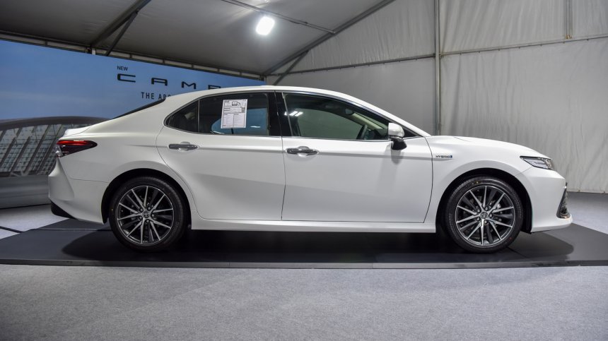 Vành la-zăng của Toyota Camry 2022 tăng kích thước lên 18 inch Vành la-zăng của Toyota Camry 2022 tăng kích thước lên 18 inch