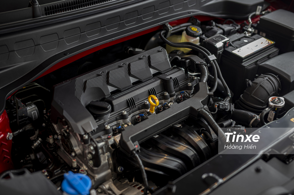 Cung cấp sức mạnh cho KIA Sonet là khối động cơ 1.5L nạp khí tự nhiên với khả năng sản sinh công suất tối đa 113 mã lực và mô-men xoắn cực đại 144Nm.