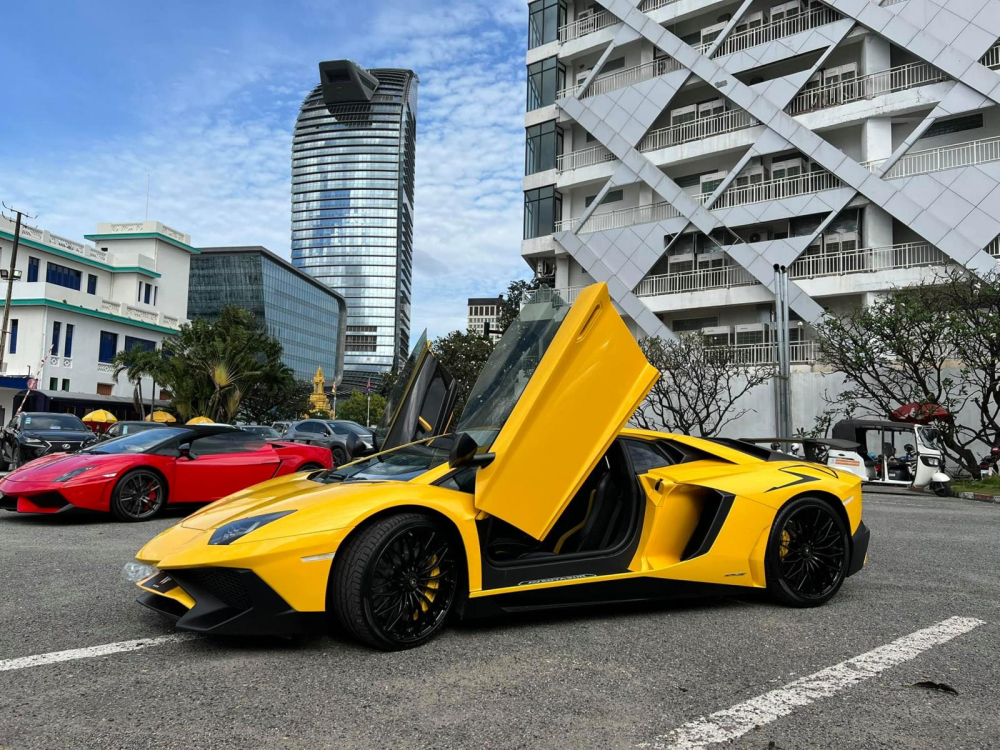 Lamborghini Aventador SV được rao bán với giá hơn 13,5 tỷ đồng, siêu xe  hàng hiếm cho đại gia Việt trải nghiệm