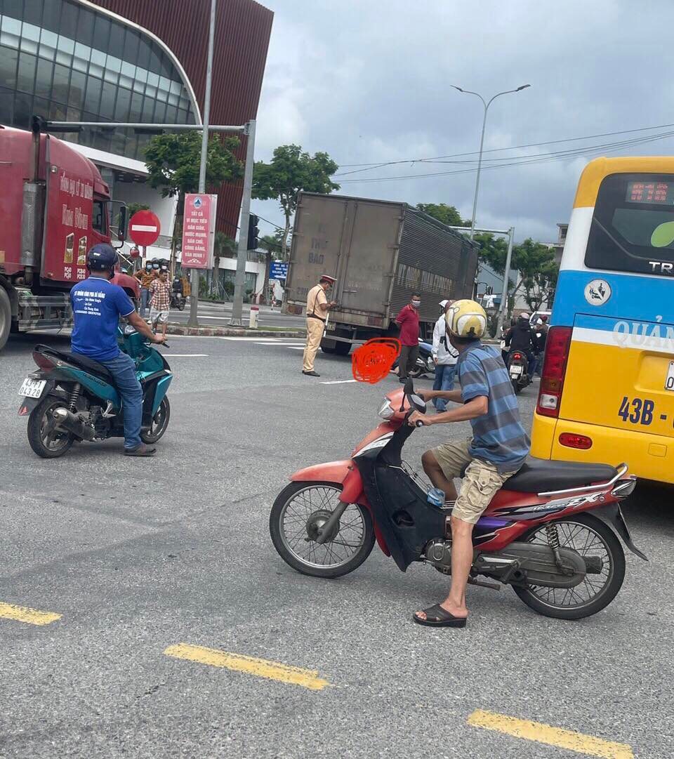 Hiện trường vụ tai nạn thương tâm tại Đà Nẵng vào sáng nay Hiện trường vụ tai nạn thương tâm tại Đà Nẵng vào sáng nay