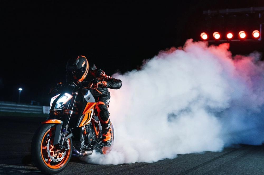 KTM 1290 Super Duke R EVO KTM 1290 Super Duke R EVO