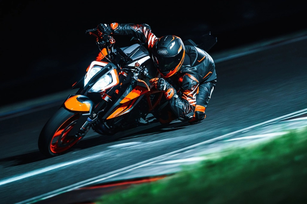 KTM 1290 Super Duke R EVO KTM 1290 Super Duke R EVO