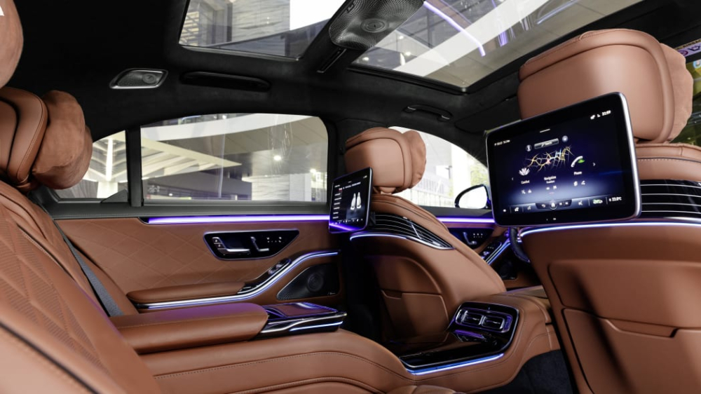 Hàng ghế thứ 2 của Mercedes-Benz S-Class 2021. Hàng ghế thứ 2 của Mercedes-Benz S-Class 2021.