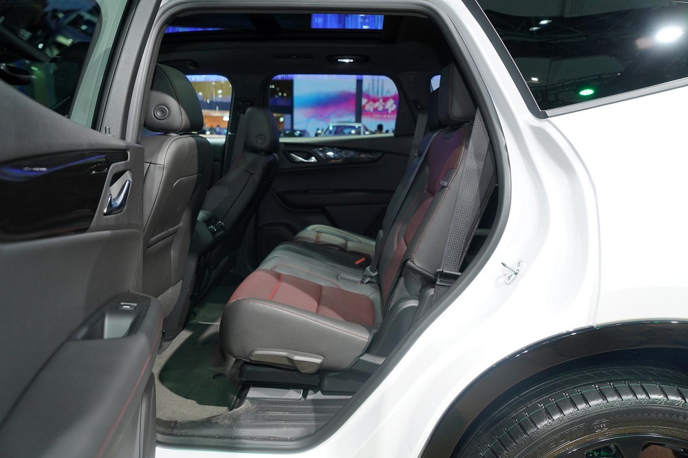 Chevrolet Blazer 48V White Night Edition được trang bị nội thất 7 chỗ Chevrolet Blazer 48V White Night Edition được trang bị nội thất 7 chỗ
