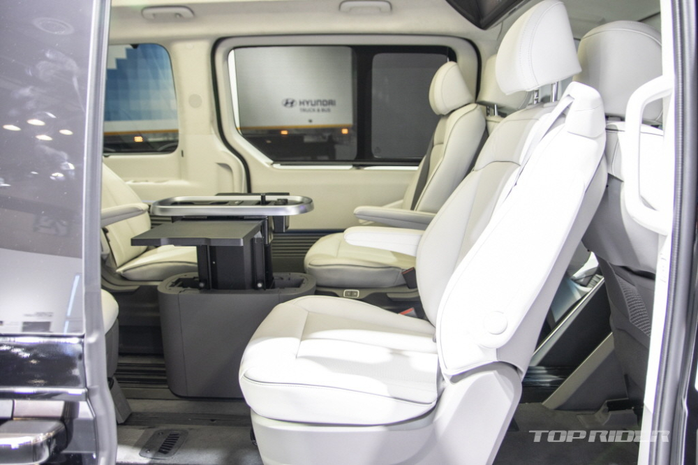 Hyundai Staria Lounge Camper